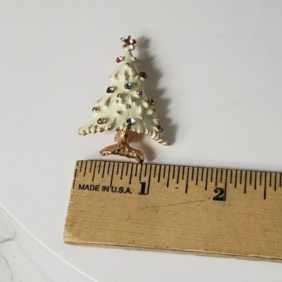 WINTER WHITE CHRISTMAS TREE BROOCH PIN - Picture 7 of 8